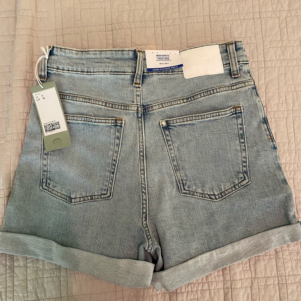 NWT H&M Mom High waisted Jean shorts